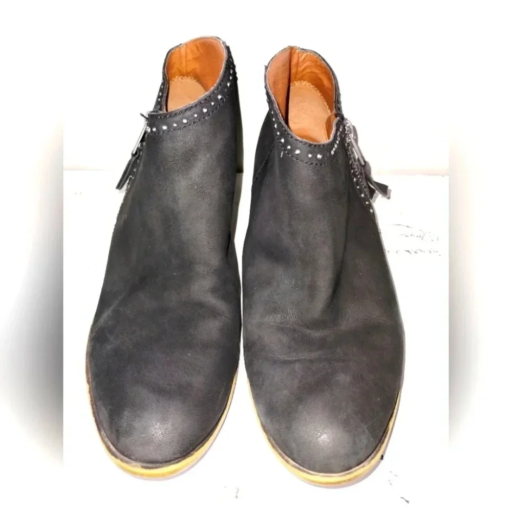 Lucky Benna Western Bootie in Black size 8.5 Studs Almond Toe Short Heel‎
